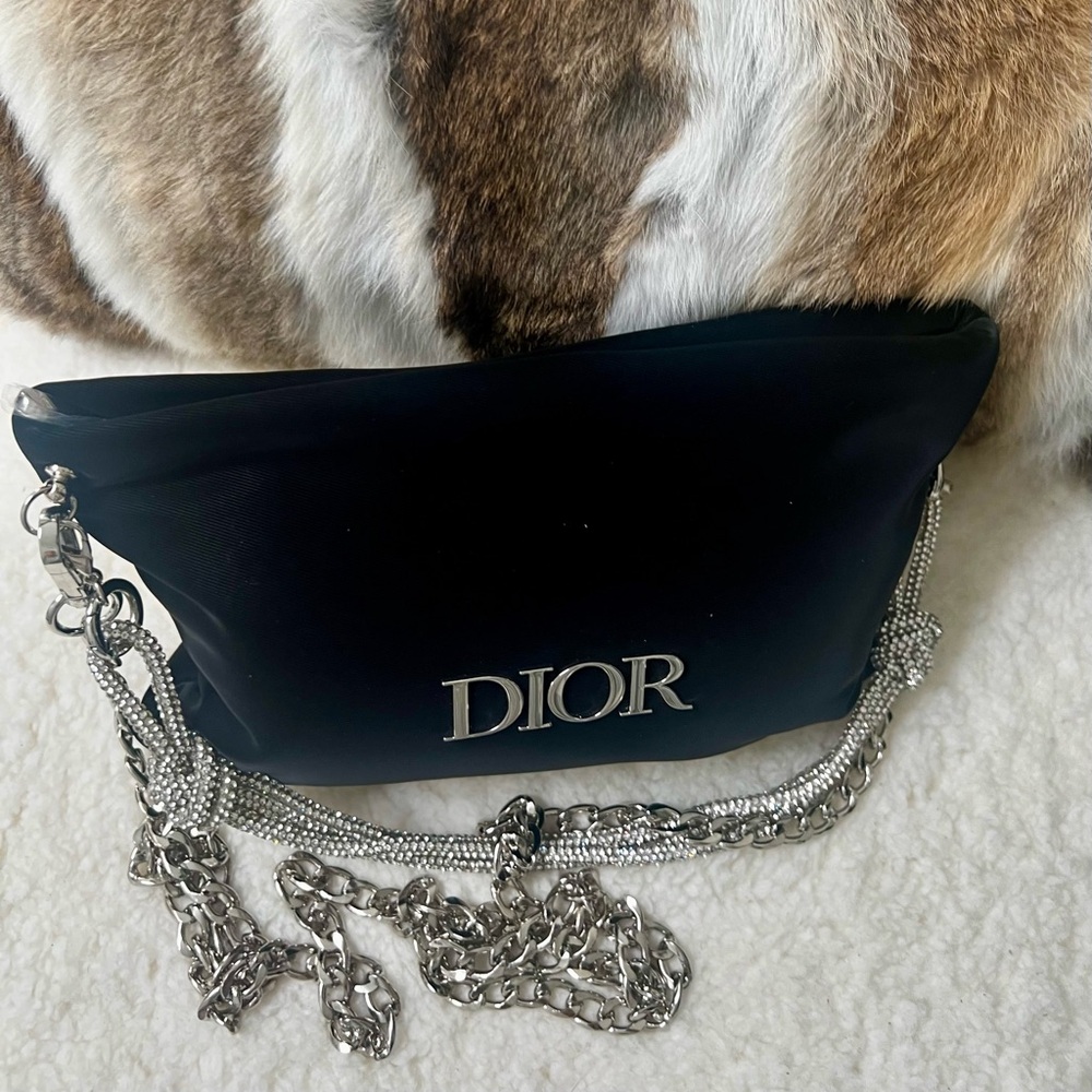 Dior Upcycled Beauty Bag With Removable Straps - Picture 7 of 12